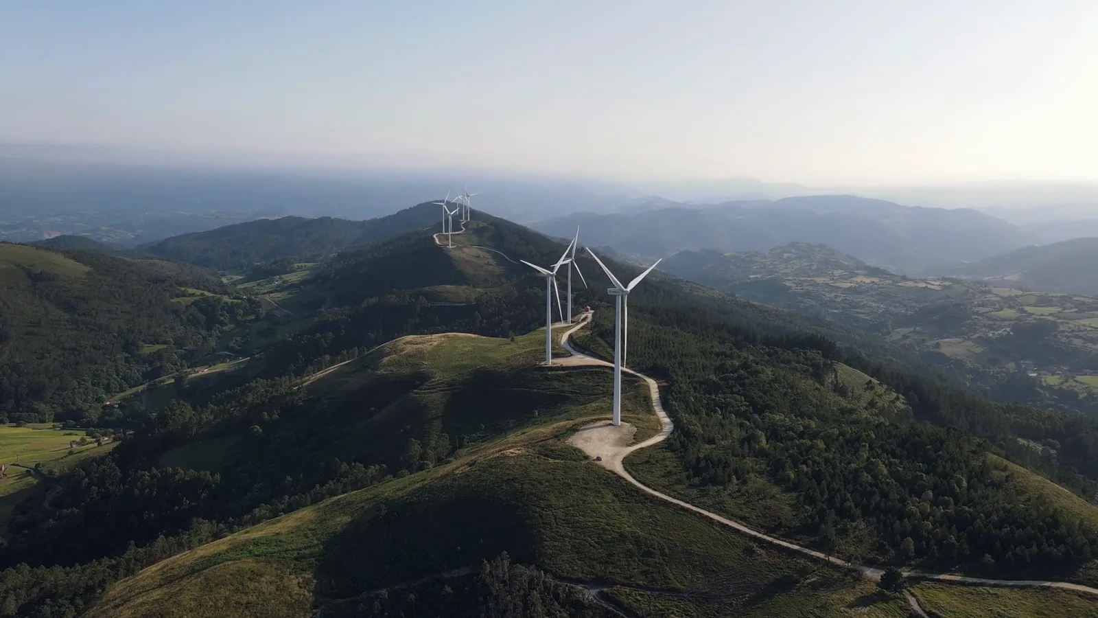 Operaciones eólicas, solares e industriales